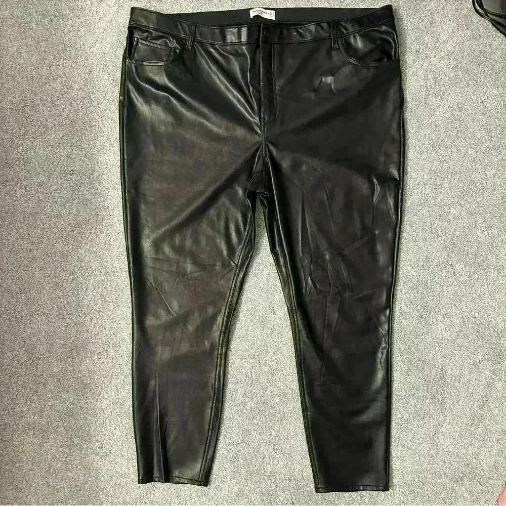 NWOT Abercrombie & Fitch Skinny Ultra‎ High Rise Faux Leather Pant Sz 37/24L